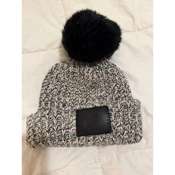 Love Your Melon Detroit Red Wings Pom Beanie – Black & White Knit Hat Pom, - Picture 1 of 6